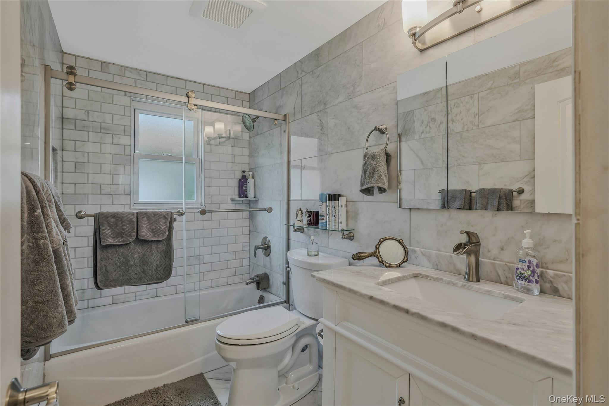 53 2nd Street, New Hyde Park, NY 11040