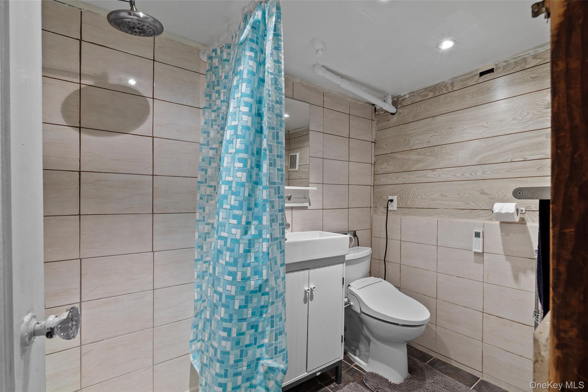 62-31 60th Road, Maspeth, NY 11378