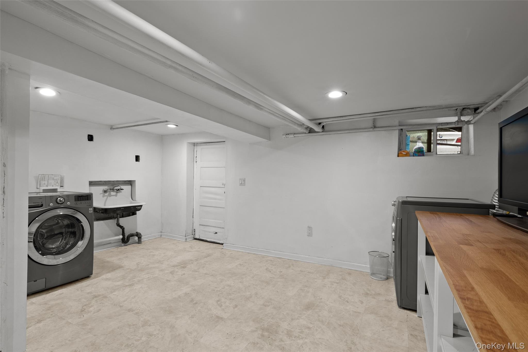 62-31 60th Road, Maspeth, NY 11378