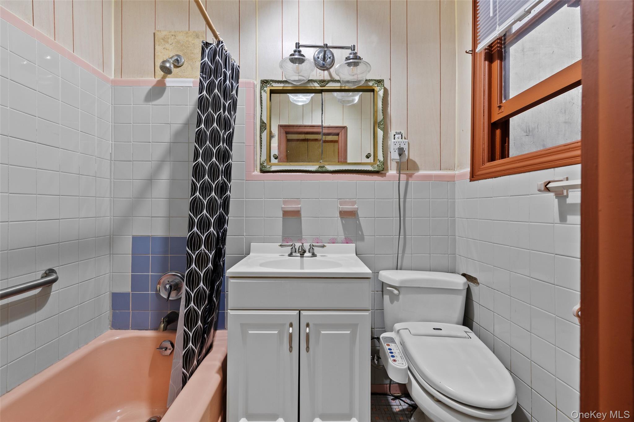 62-31 60th Road, Maspeth, NY 11378