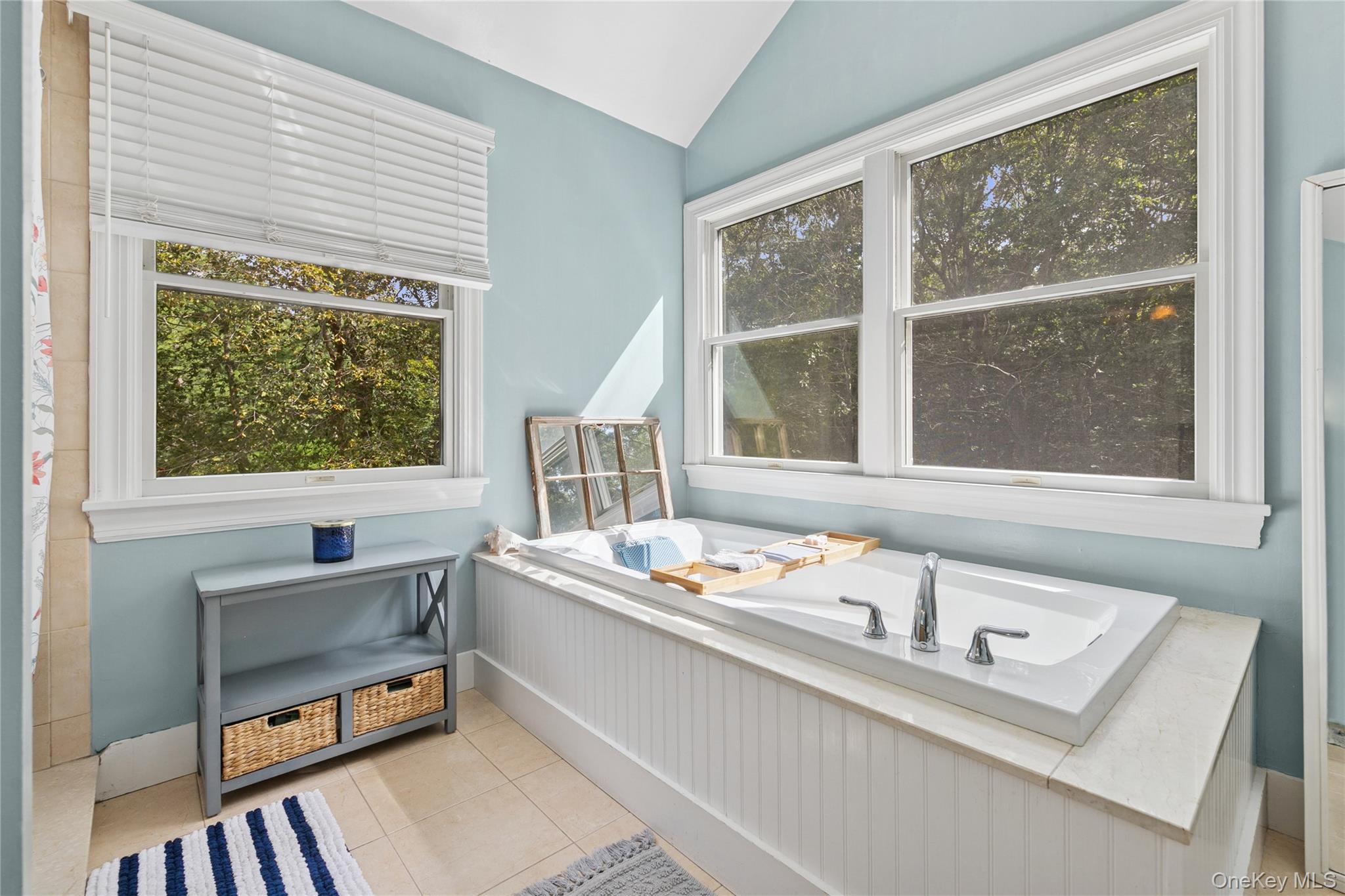 20 HOWARD ST, East Hampton, NY 11937