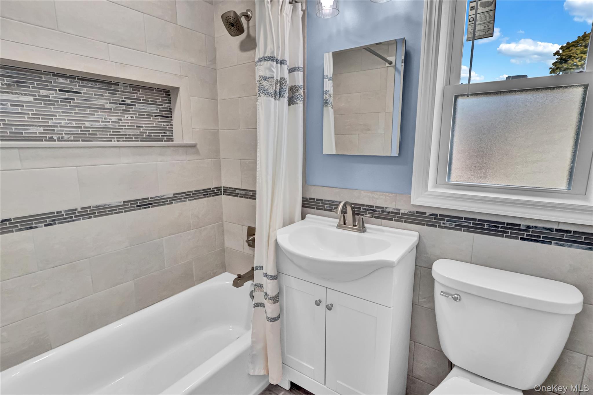 81 Finch # 2B, Islip, NY 11751