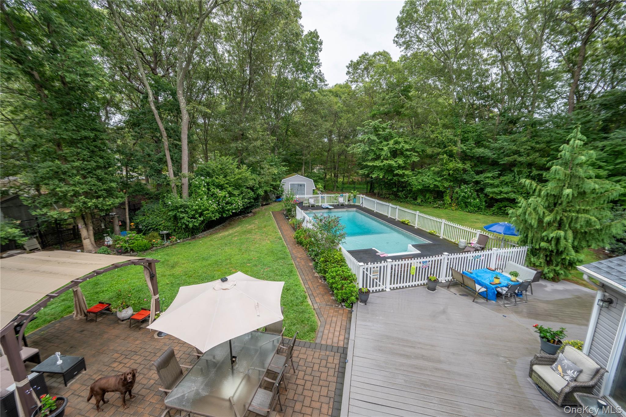 21 Locust Avenue S, Medford, NY 11763