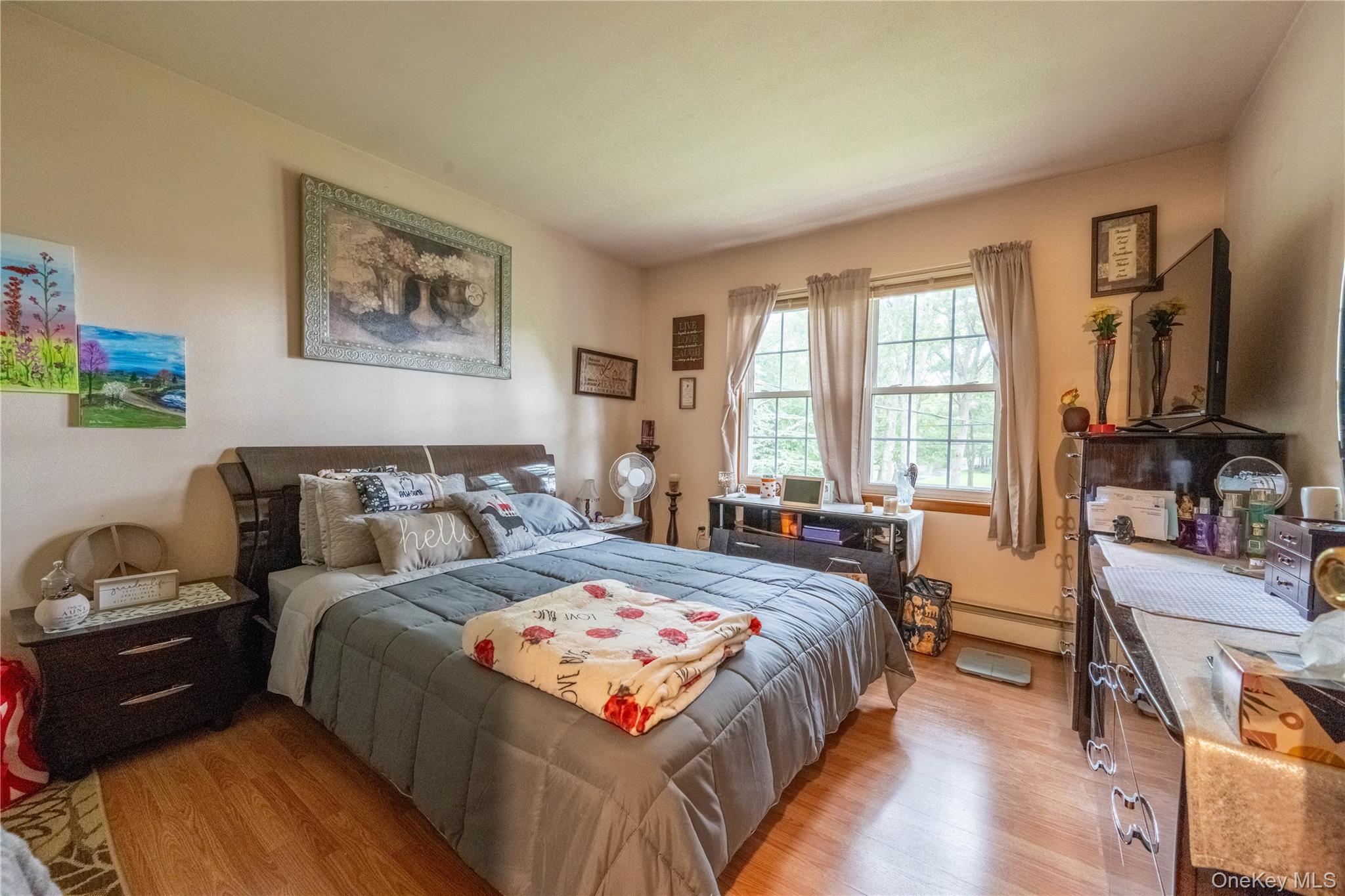 21 Locust Avenue S, Medford, NY 11763