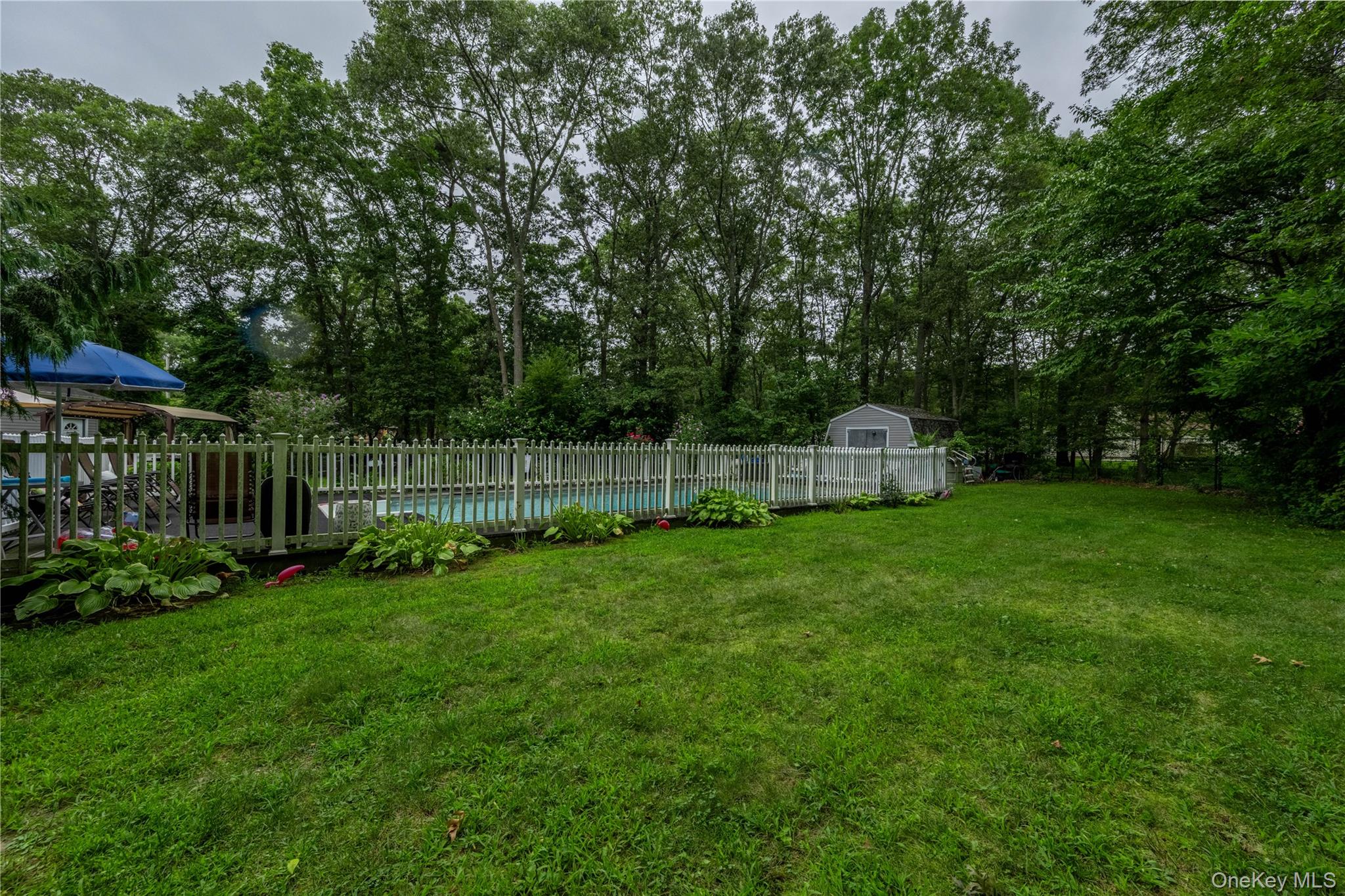 21 Locust Avenue S, Medford, NY 11763