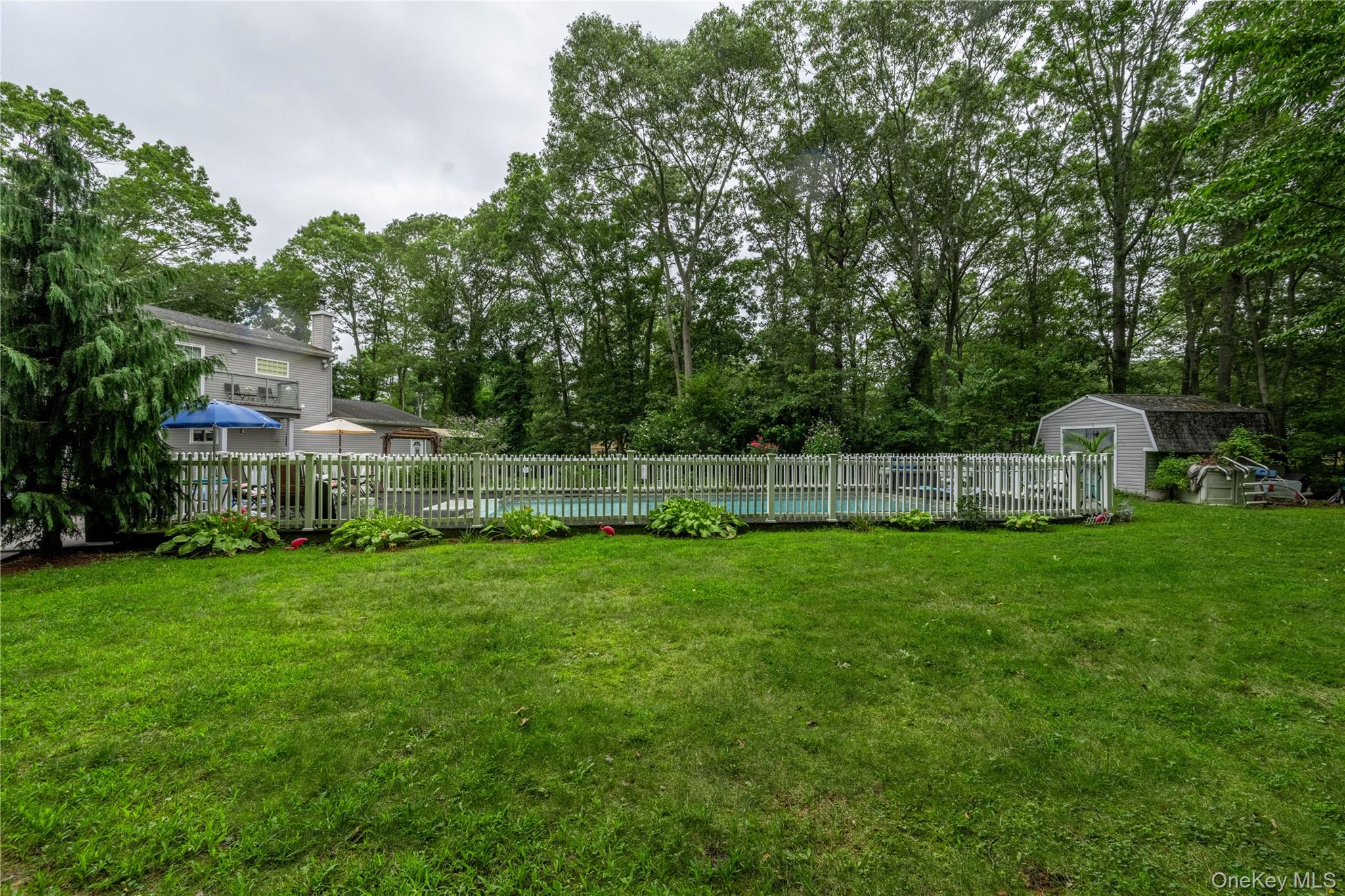 21 Locust Avenue S, Medford, NY 11763