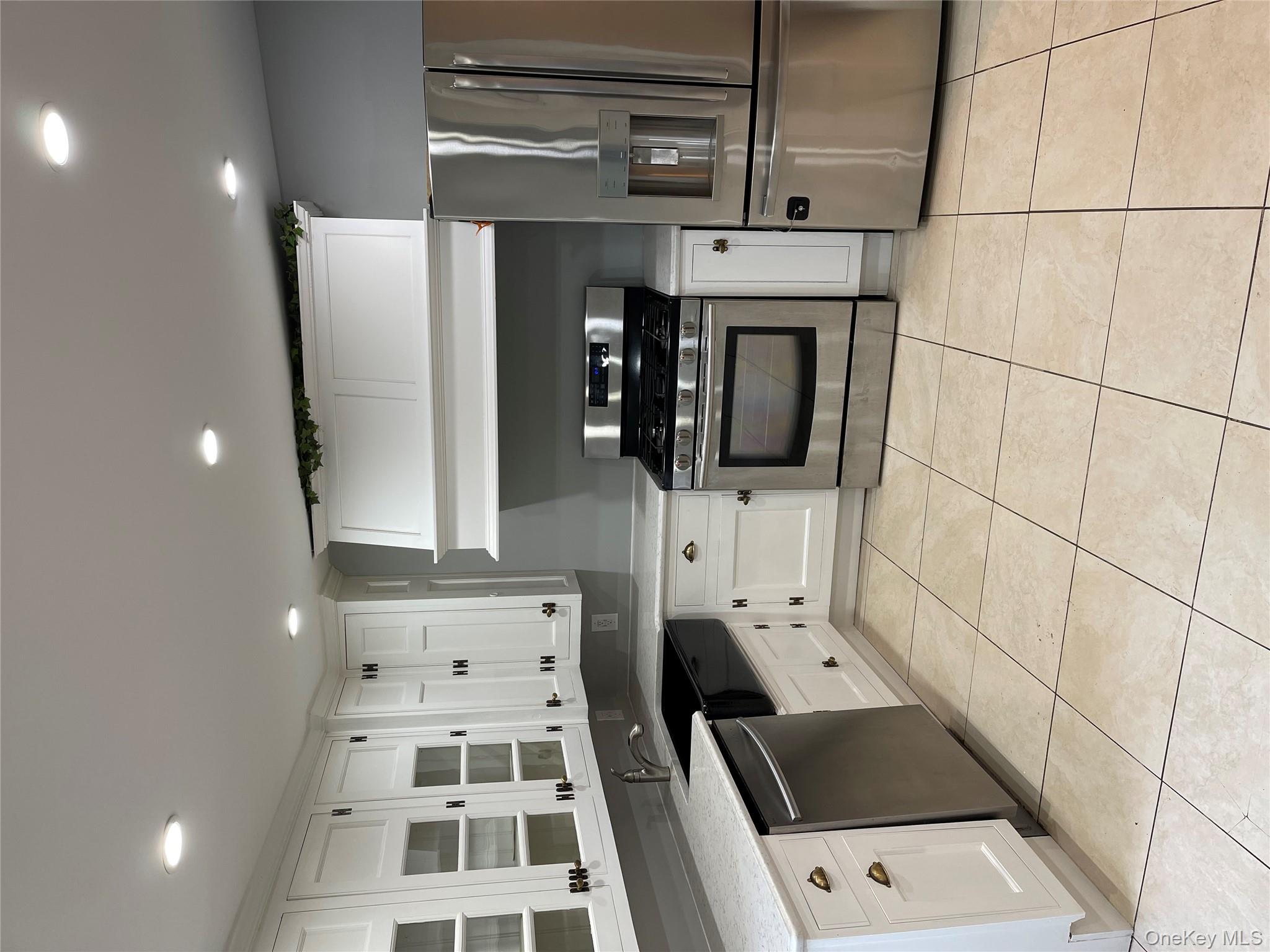 94 New York Avenue, Sound Beach, NY 11789