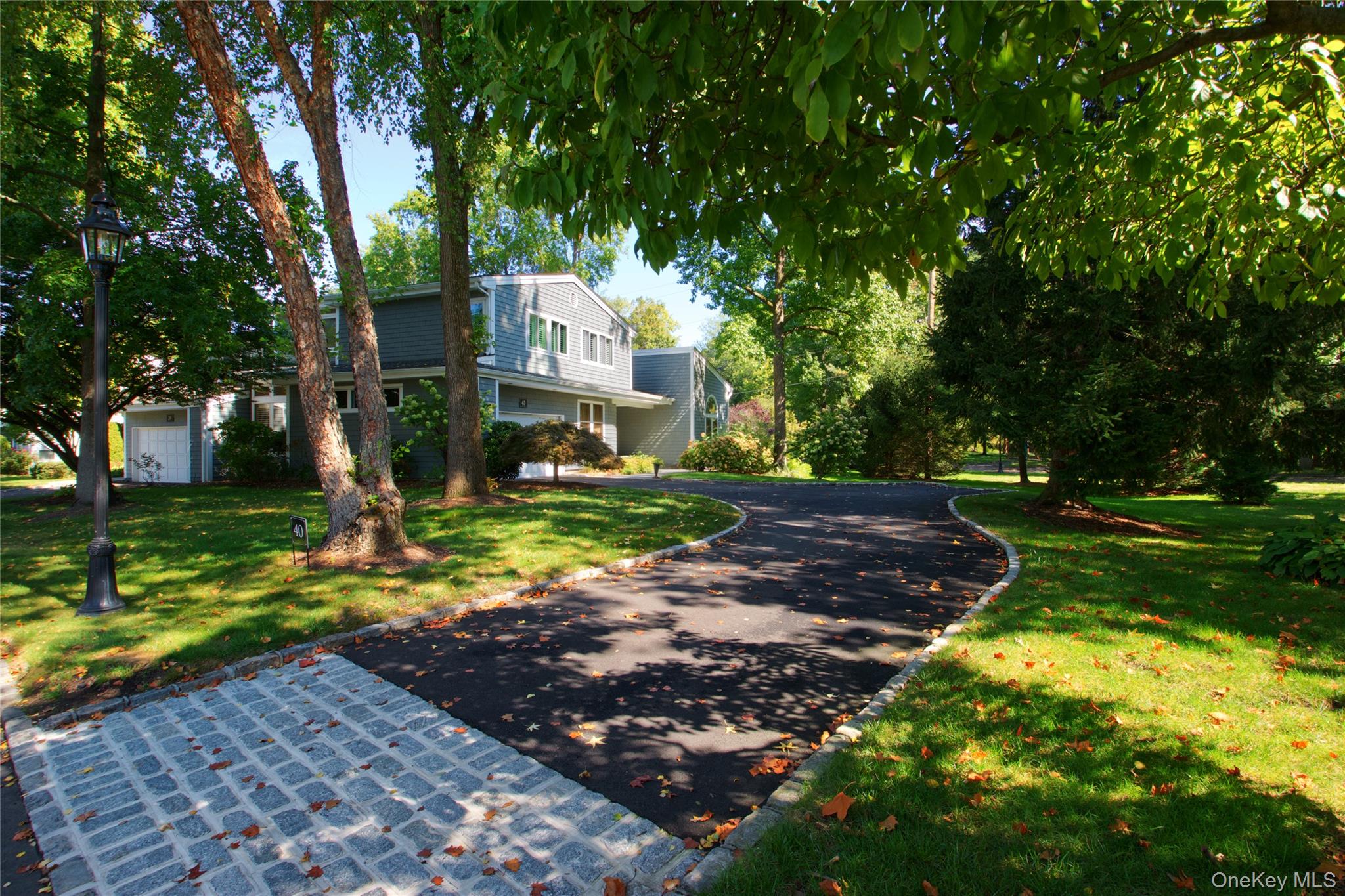 40 Tiffany Circle, Manhasset, NY 11030