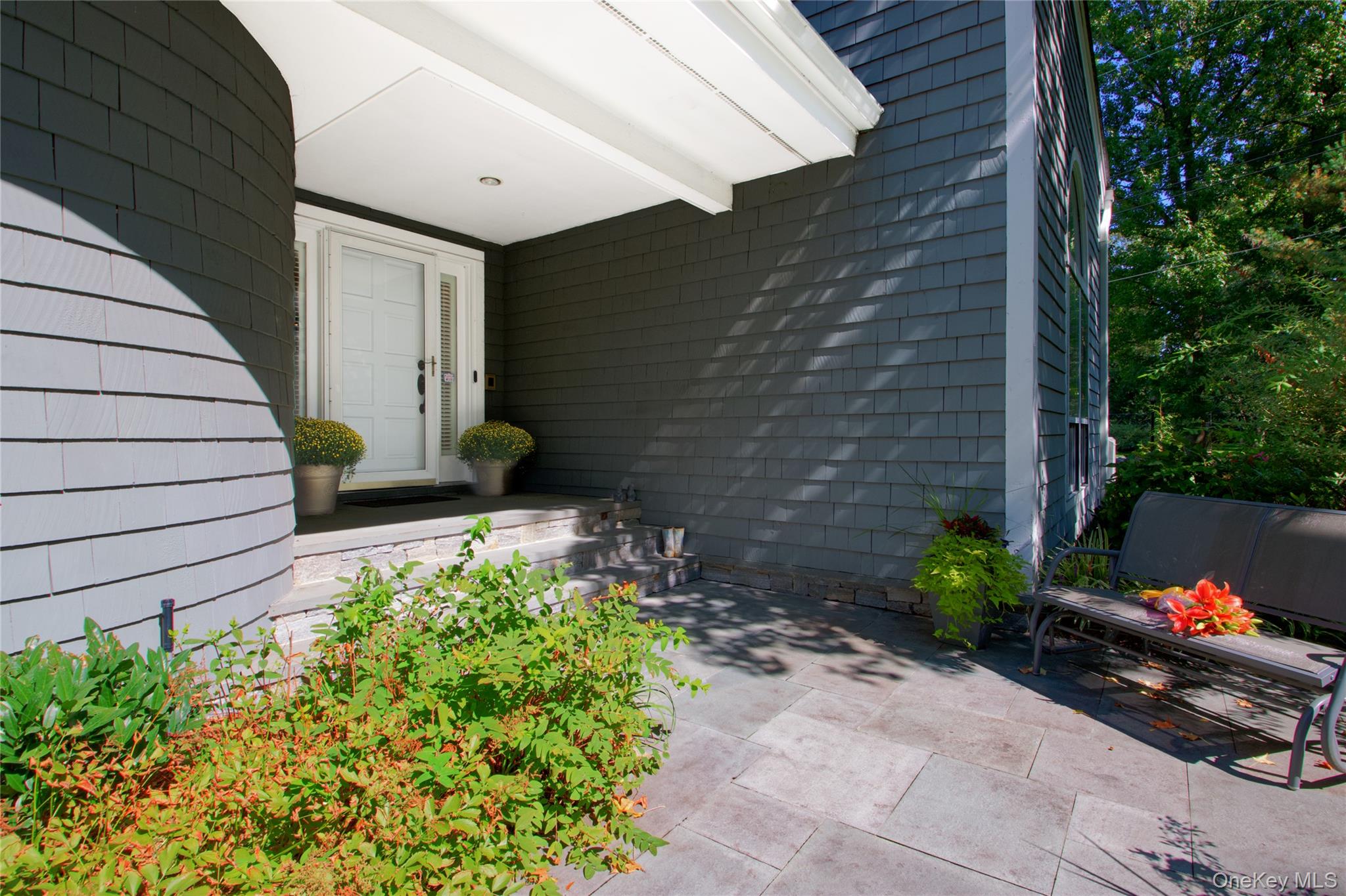 40 Tiffany Circle, Manhasset, NY 11030