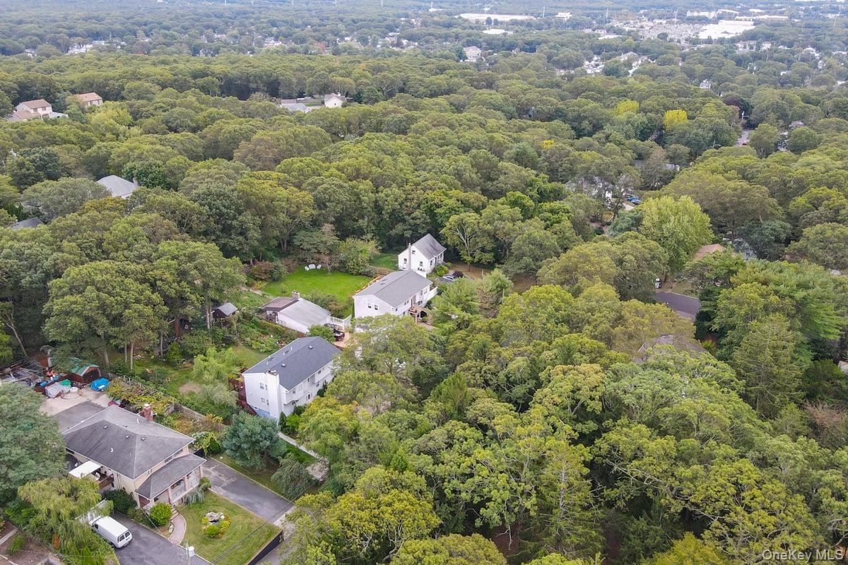 129 Berkshire Drive, Farmingville, NY 11738