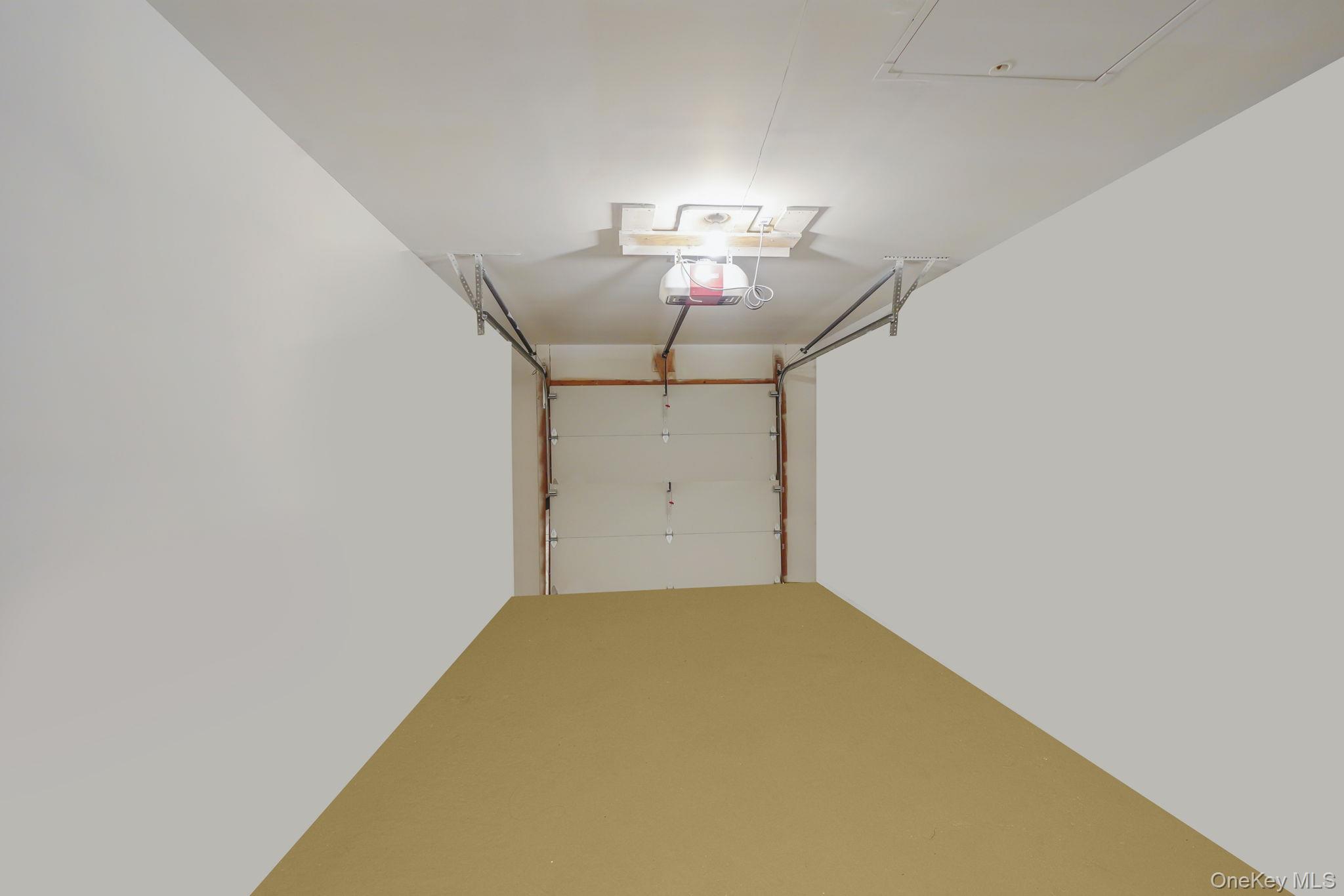 27 Huntingdale Way, Middle Island, NY 11953