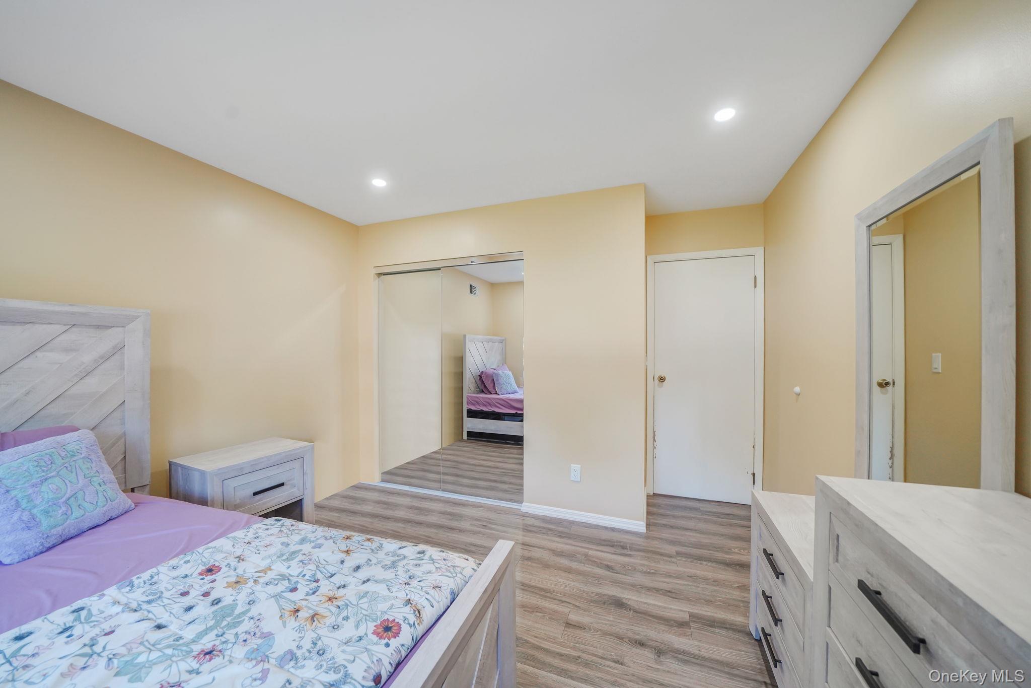 27 Huntingdale Way, Middle Island, NY 11953