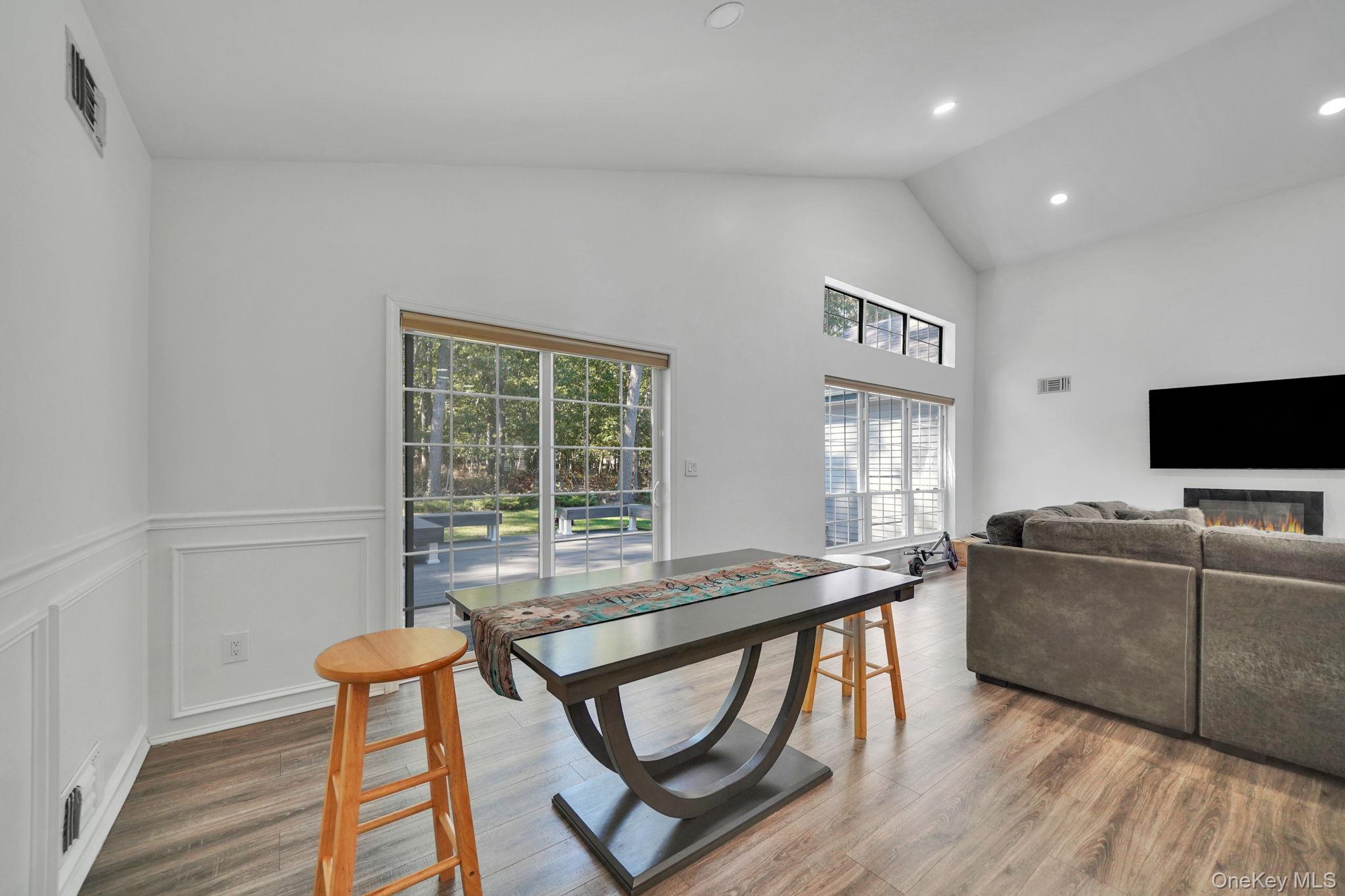 27 Huntingdale Way, Middle Island, NY 11953