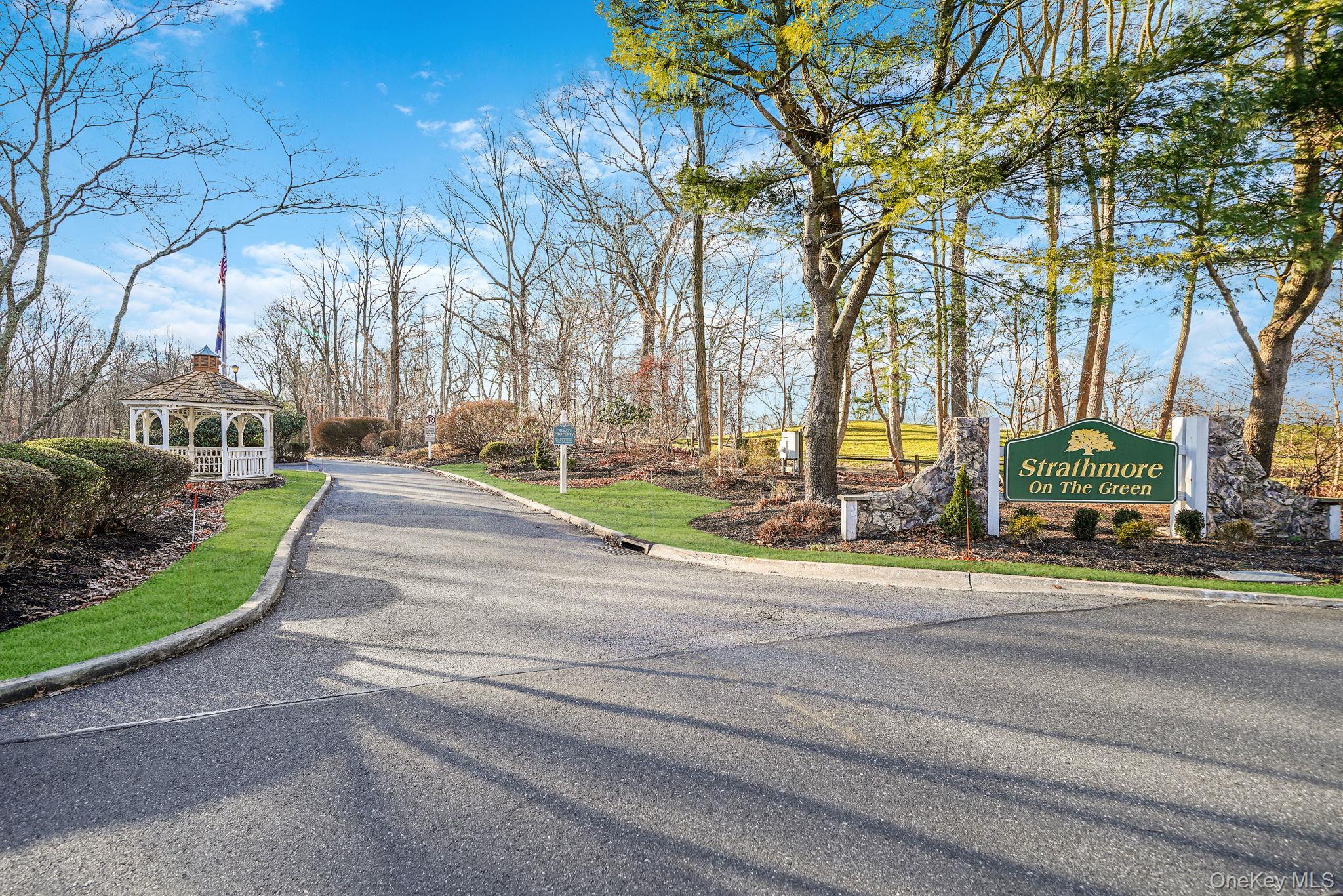 27 Huntingdale Way, Middle Island, NY 11953