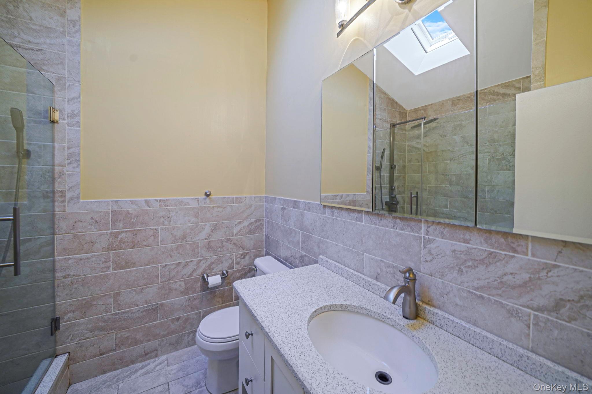 27 Huntingdale Way, Middle Island, NY 11953