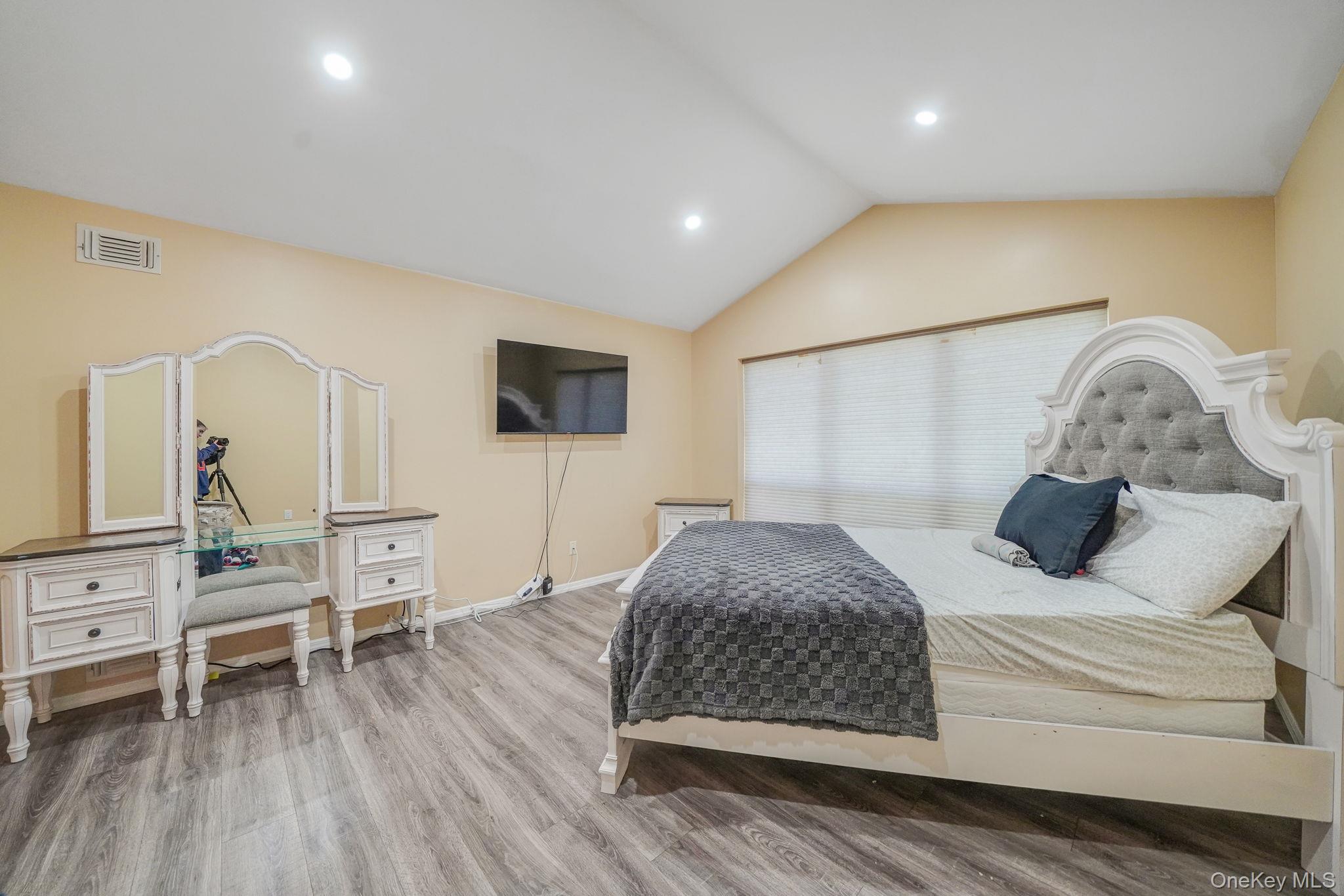 27 Huntingdale Way, Middle Island, NY 11953