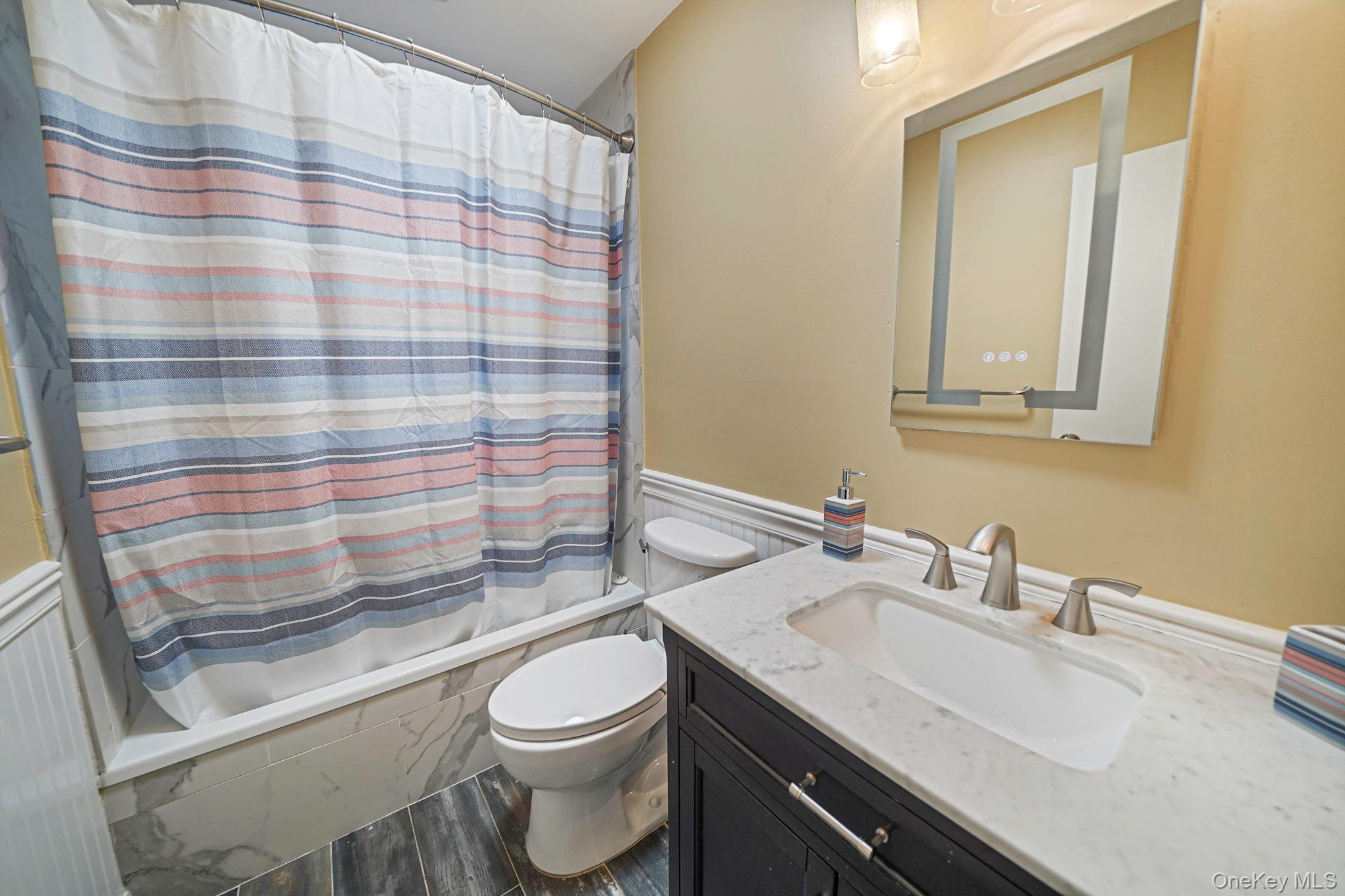 27 Huntingdale Way, Middle Island, NY 11953