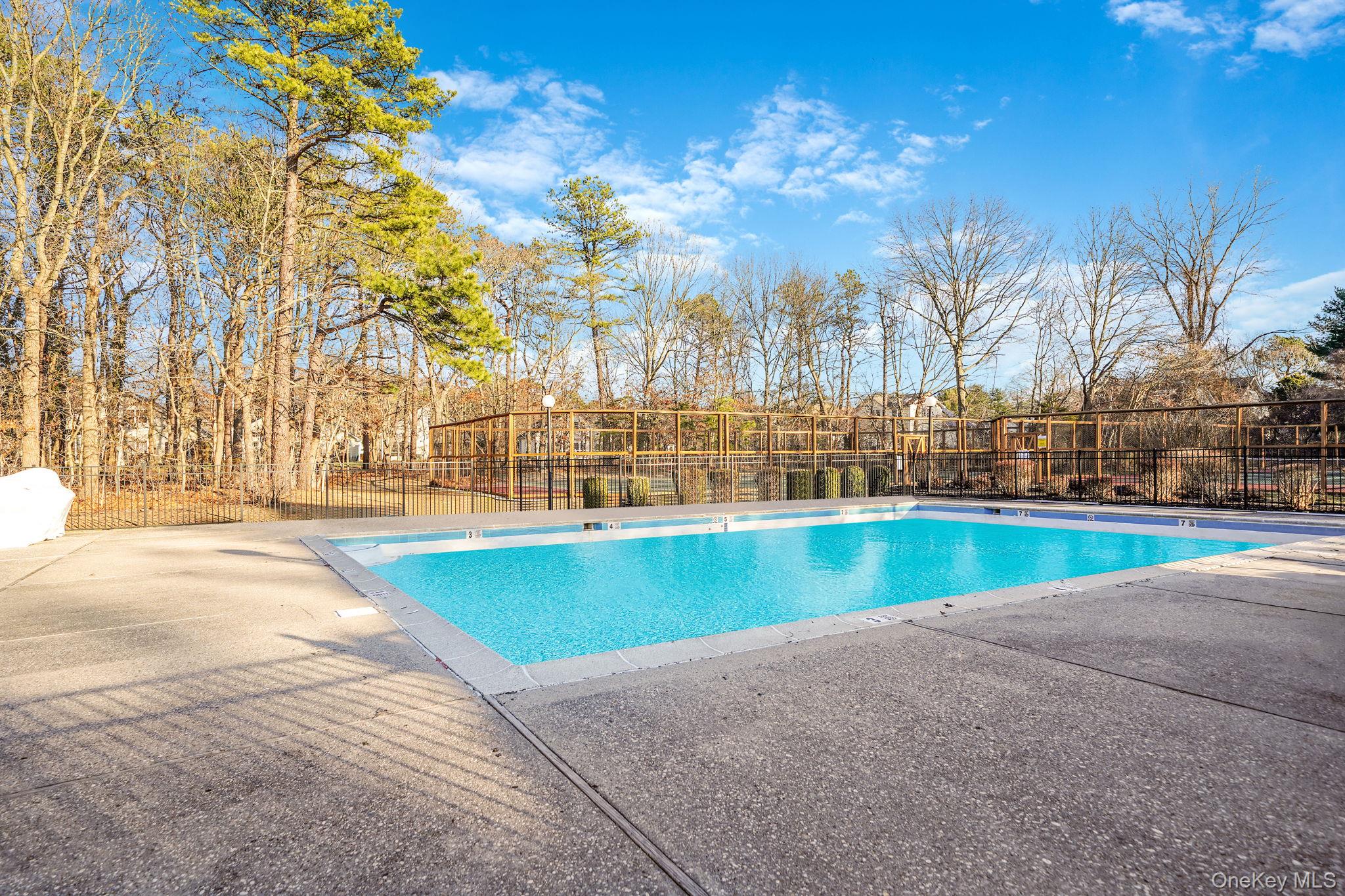 27 Huntingdale Way, Middle Island, NY 11953