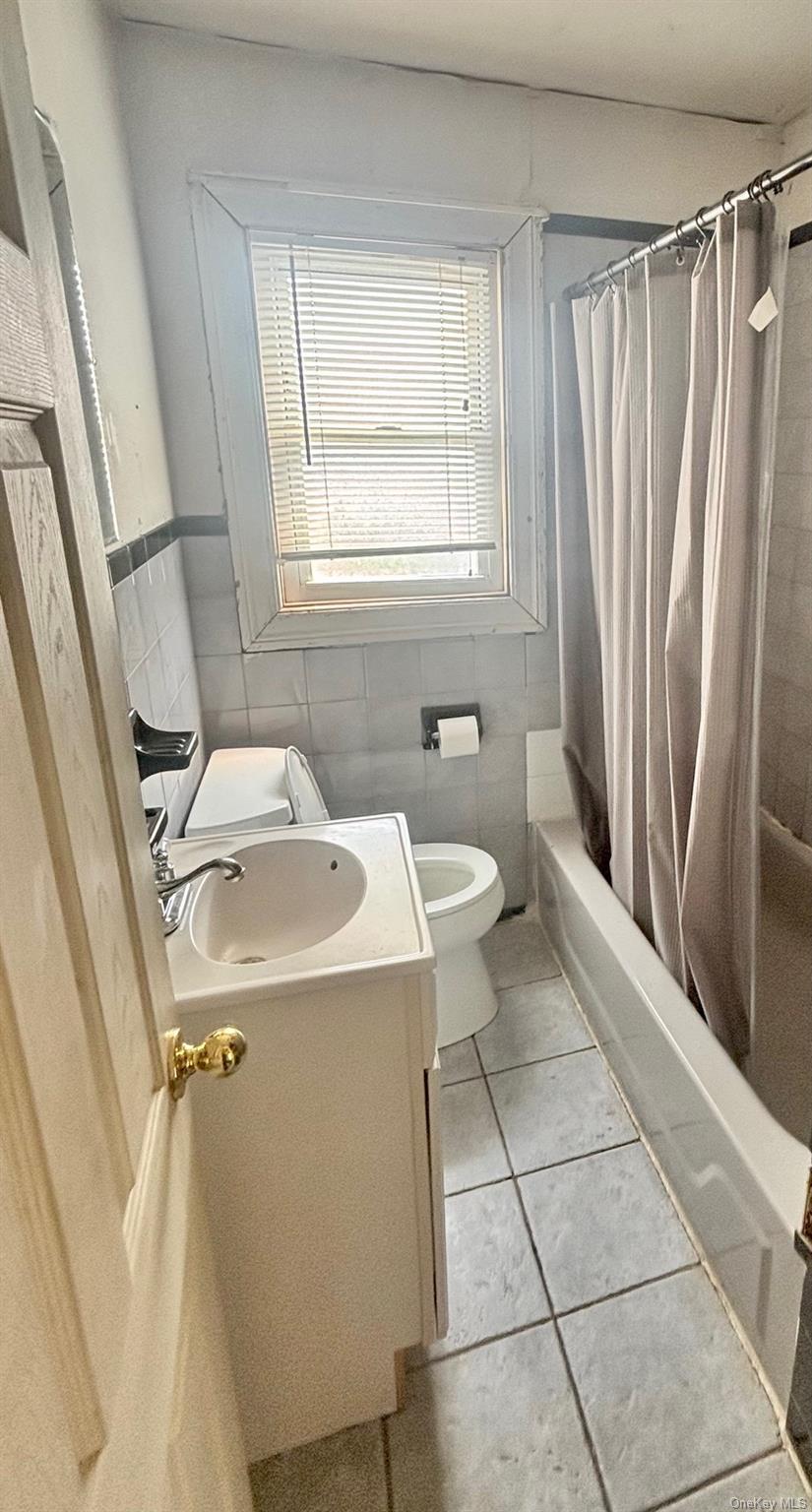 13515 243rd Street, Rosedale, NY 11422