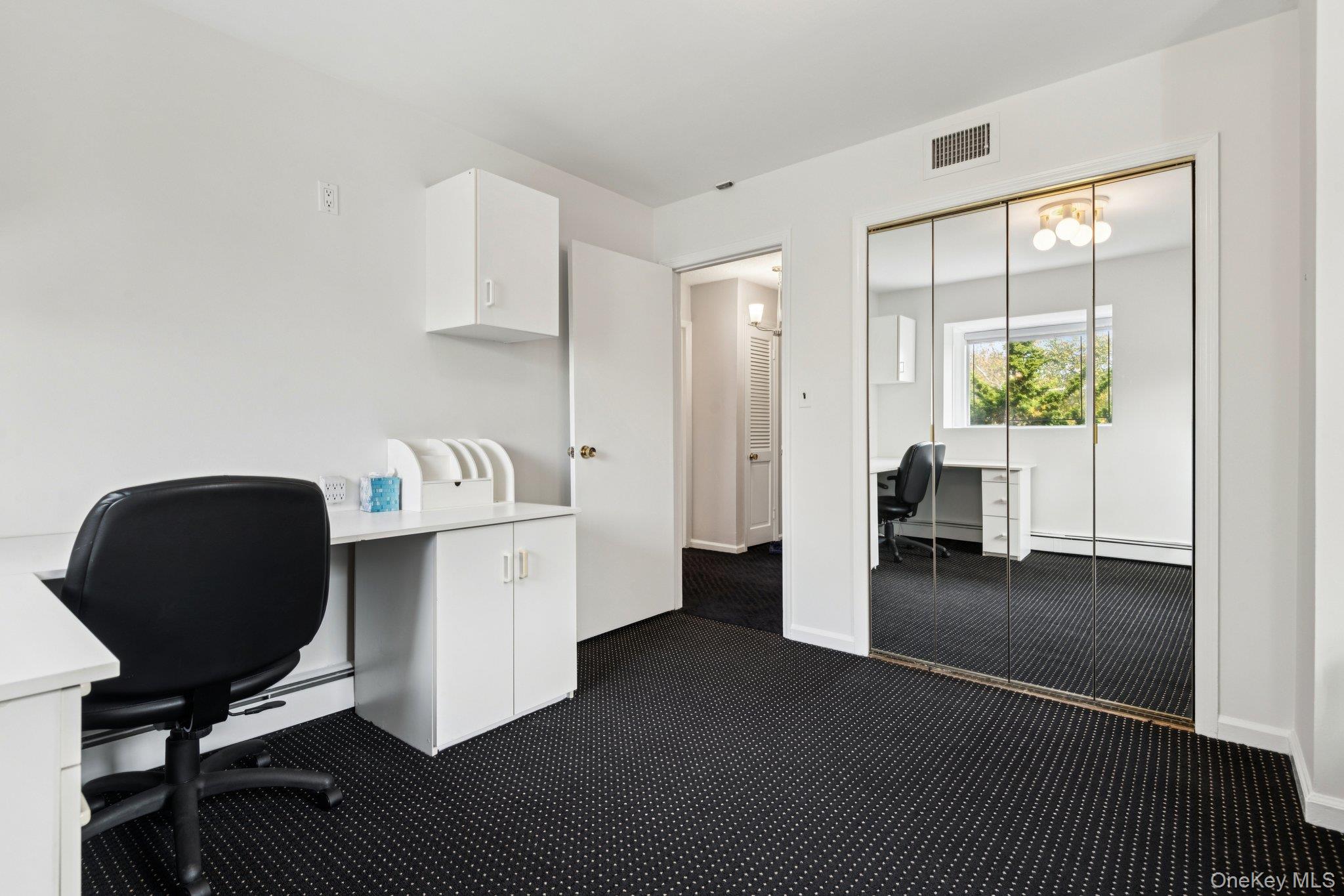 987 S End, Woodmere, NY 11598