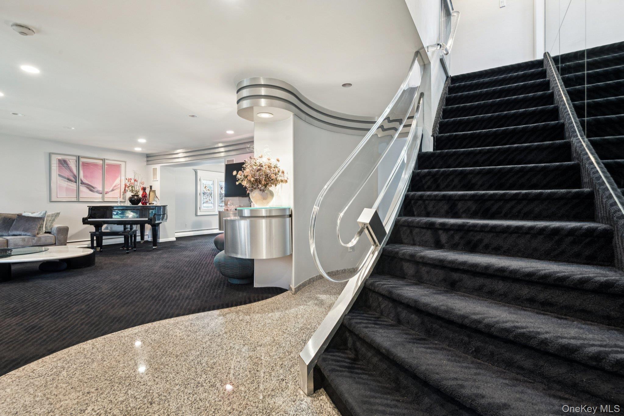 987 S End, Woodmere, NY 11598