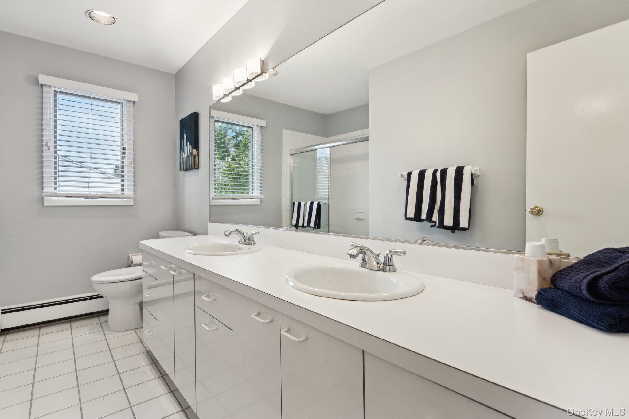 987 S End, Woodmere, NY 11598