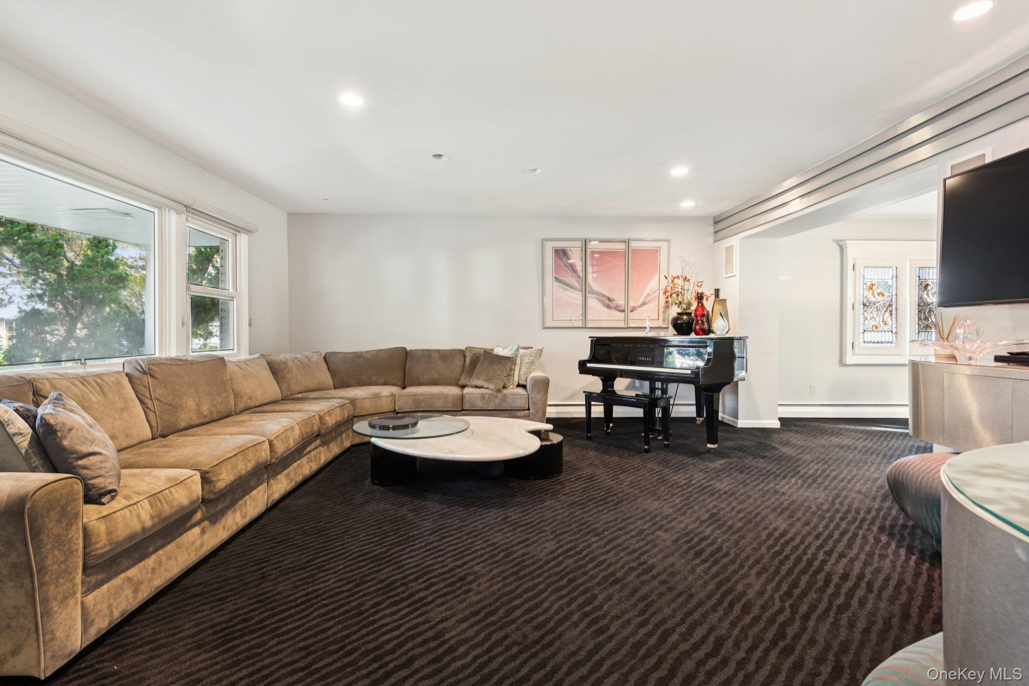 987 S End, Woodmere, NY 11598