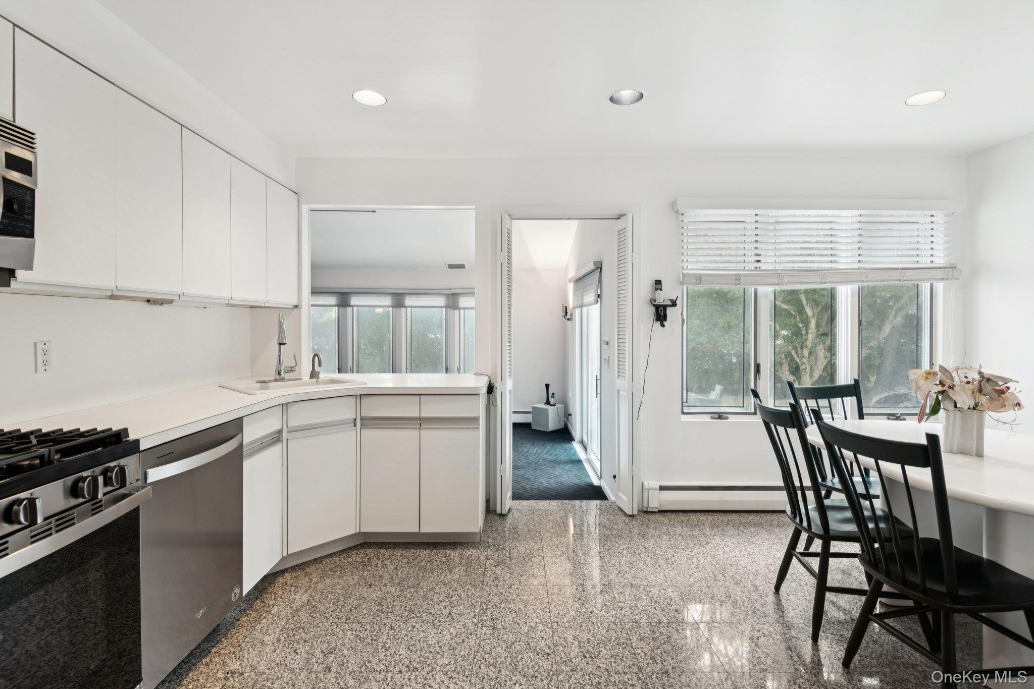 987 S End, Woodmere, NY 11598