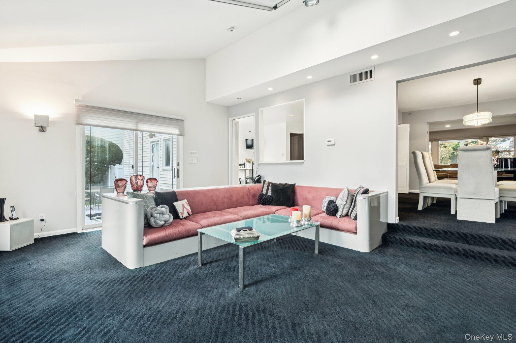 987 S End, Woodmere, NY 11598