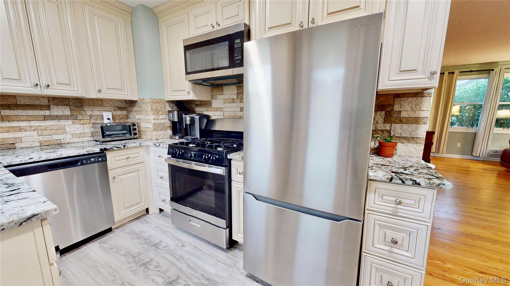 93 Highway Avenue, Congers, NY 10920