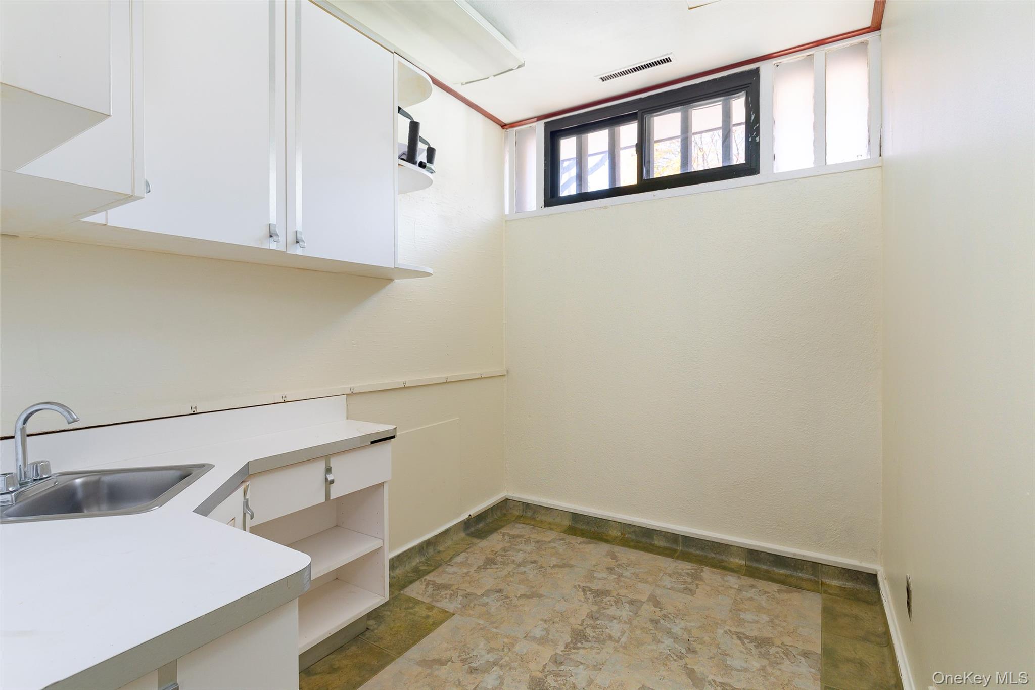 7 Ferris Lane, Poughkeepsie, NY 12601