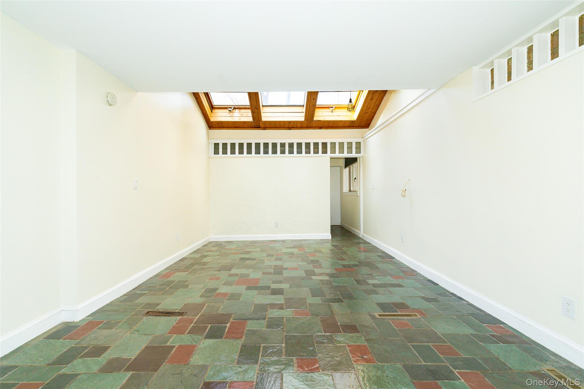 7 Ferris Lane, Poughkeepsie, NY 12601