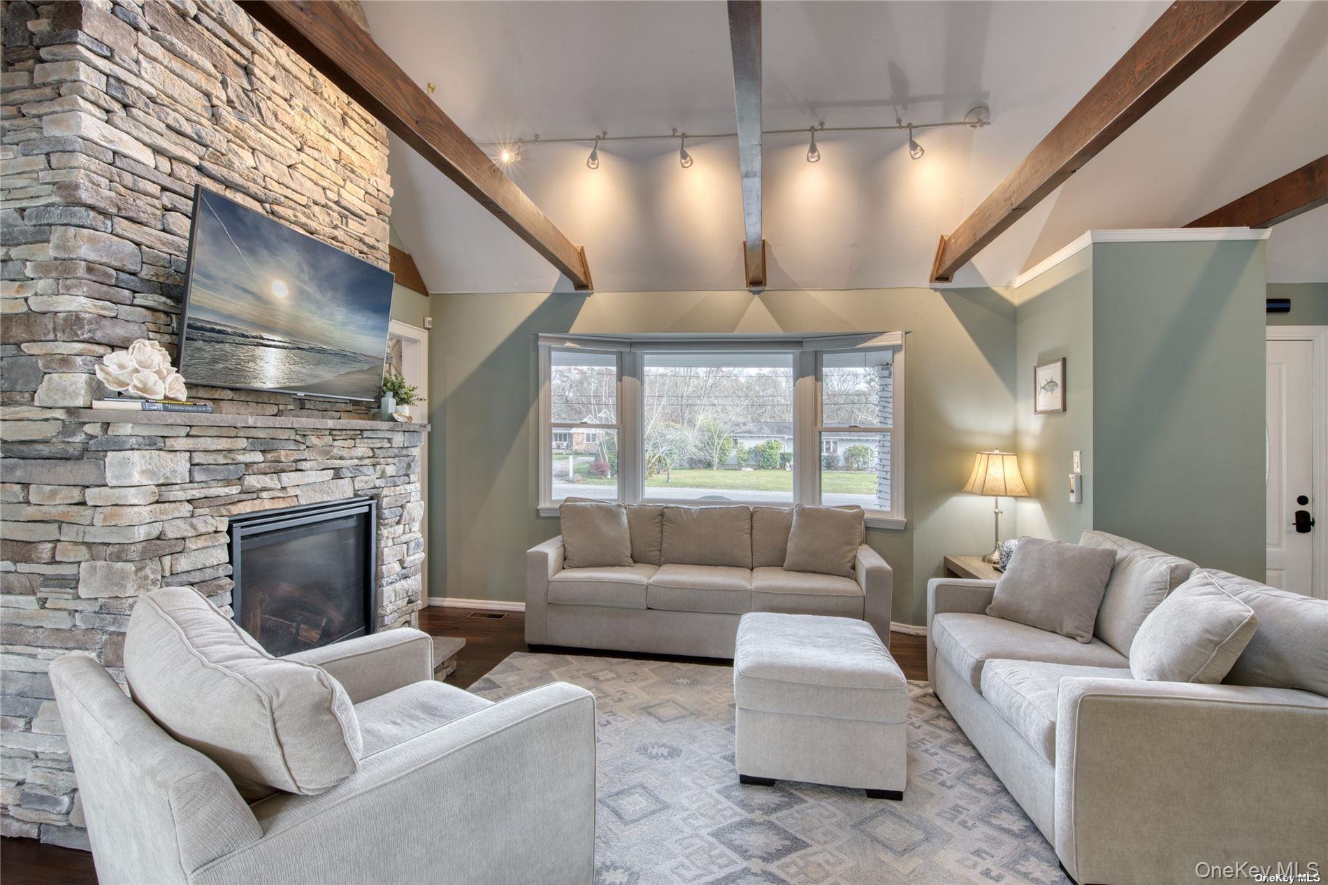 114 Spinney Road, East Quogue, NY 11942