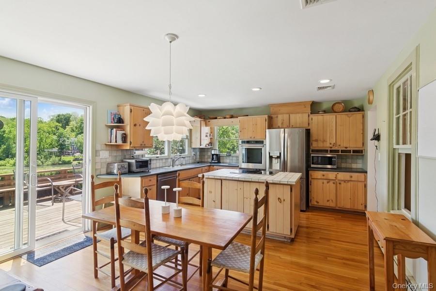 43 Hill Street, Wading River, NY 11792