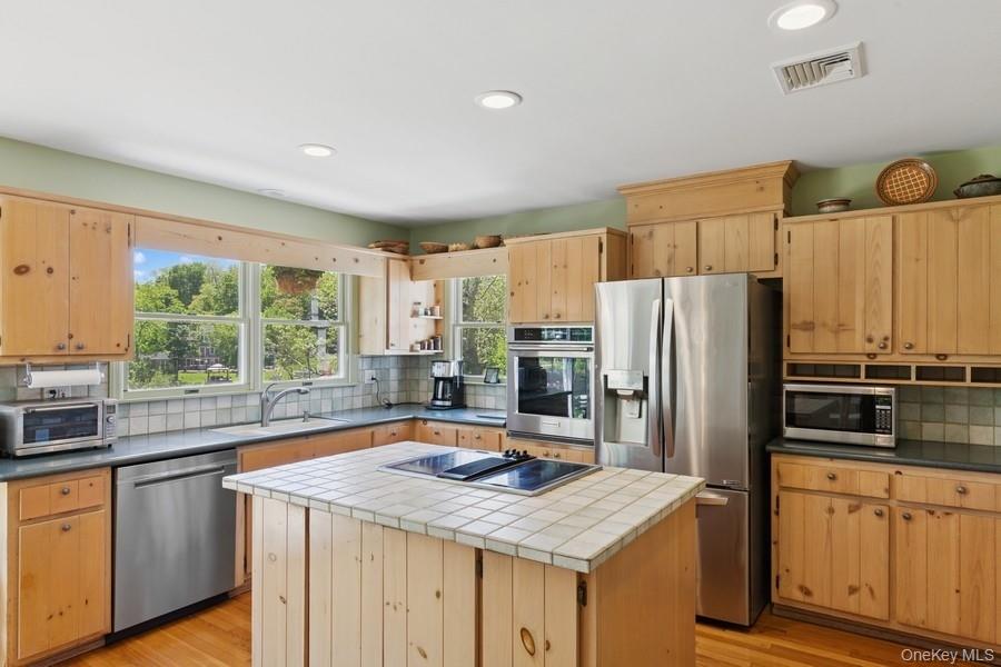 43 Hill Street, Wading River, NY 11792