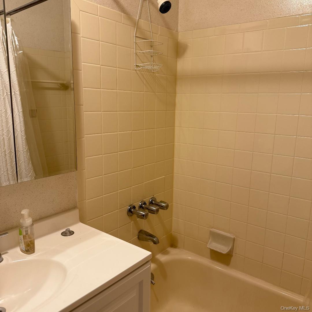 8211 155th Avenue # 9D, Howard Beach, NY 11414