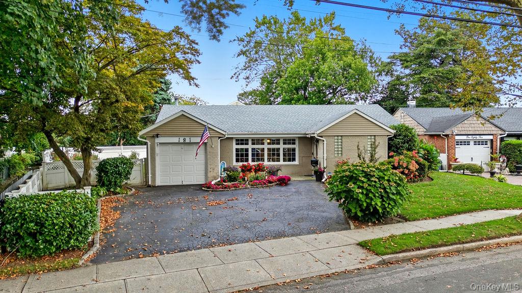 181 Tottenham Road, Lynbrook, NY 11563