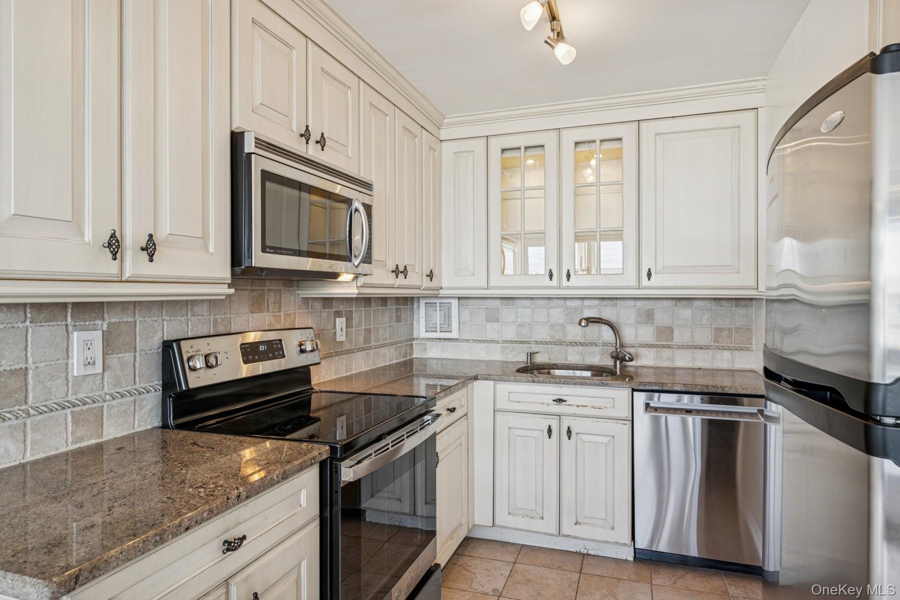 166-41 Powells Cove Boulevard # 4C, Beechhurst, NY 11357