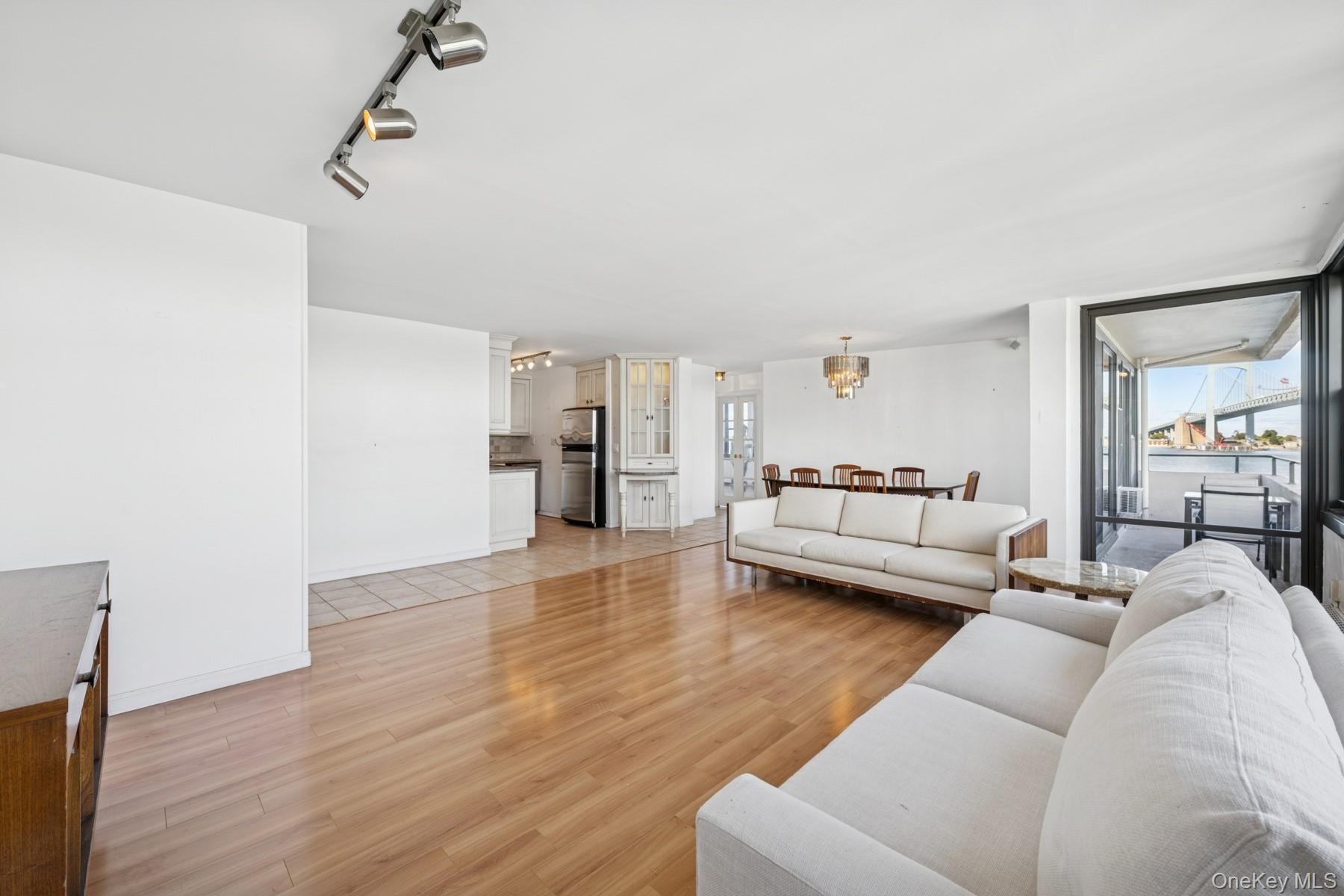 166-41 Powells Cove Boulevard # 4C, Beechhurst, NY 11357