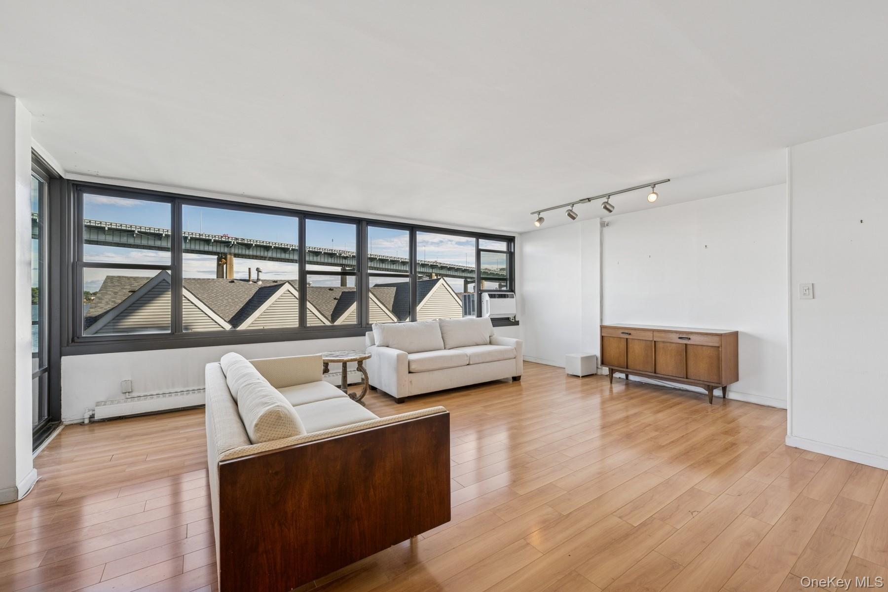 166-41 Powells Cove Boulevard # 4C, Beechhurst, NY 11357