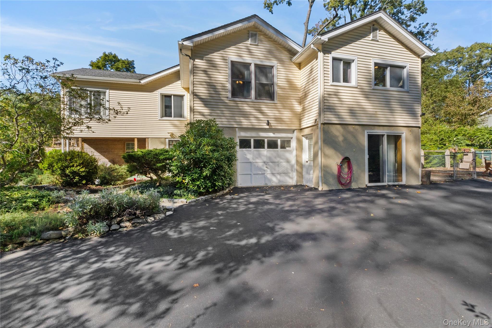 1645 Amazon Road # 1645, Mohegan Lake, NY 10547