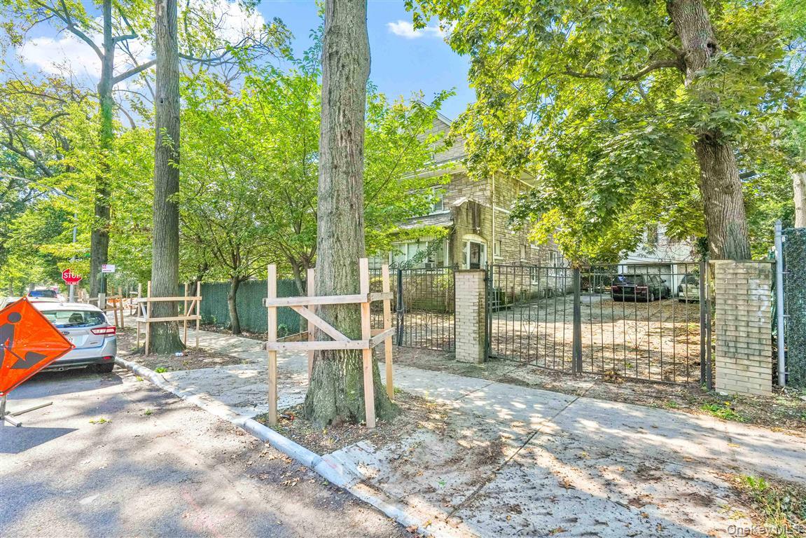 81-26 Austin Street, Kew Gardens, NY 11415