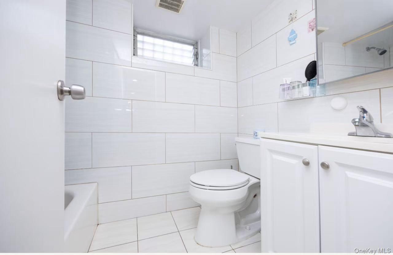 5224 66th Street, Maspeth, NY 11378