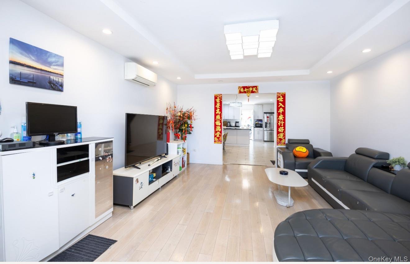 5224 66th Street, Maspeth, NY 11378