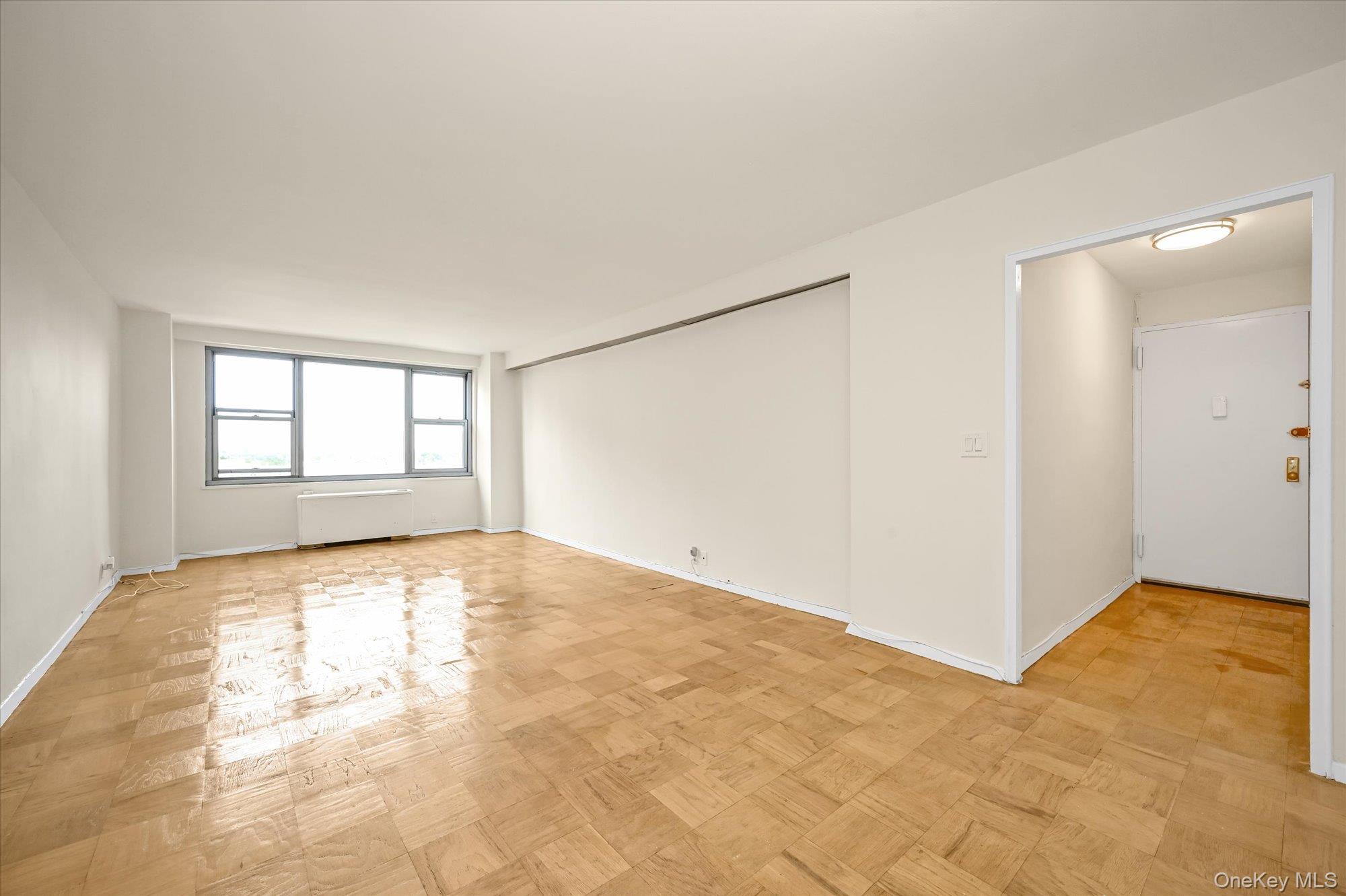 70-25 yellowstone Boulevard # 14m, Forest Hills, NY 11375