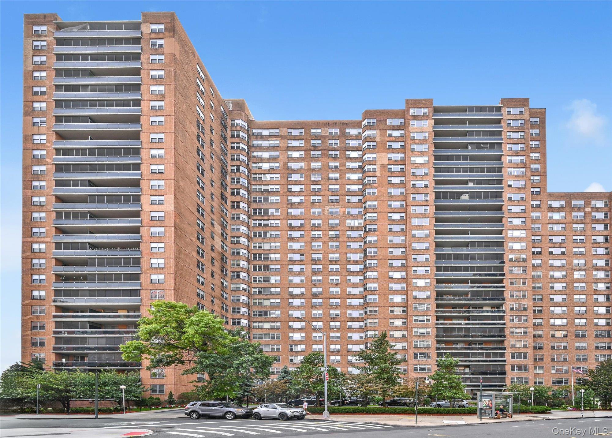 70-25 yellowstone Boulevard # 14m, Forest Hills, NY 11375