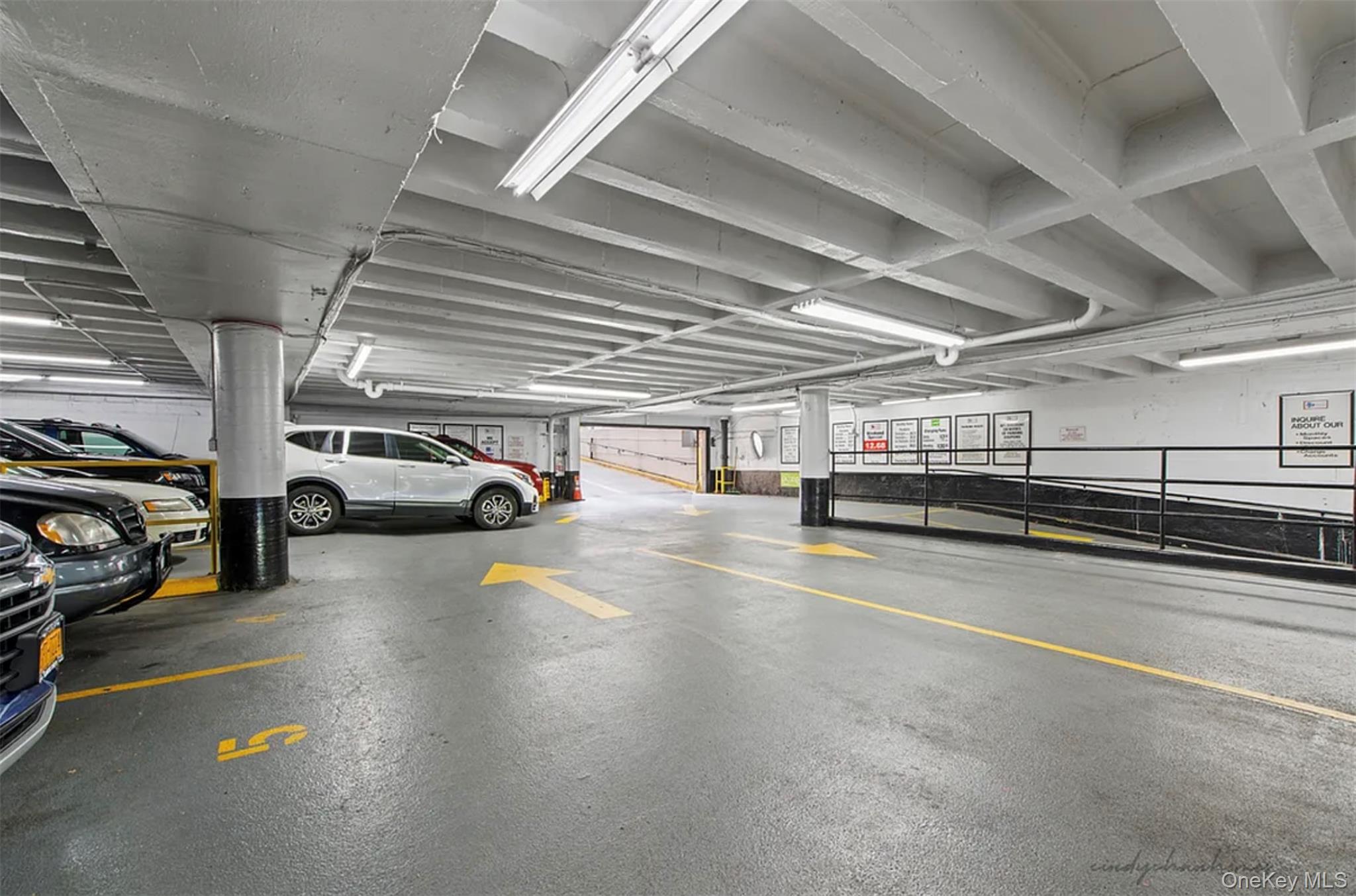 70-25 yellowstone Boulevard # 14m, Forest Hills, NY 11375