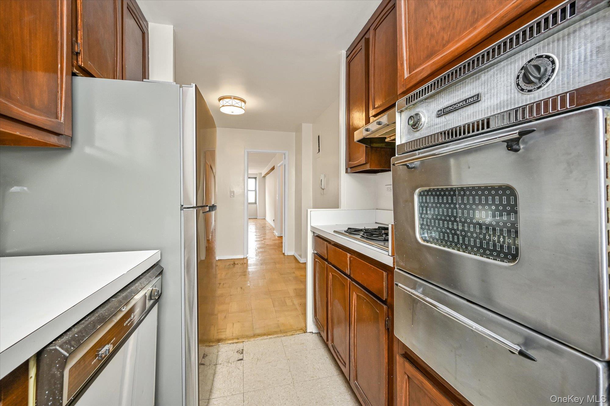 70-25 yellowstone Boulevard # 14m, Forest Hills, NY 11375
