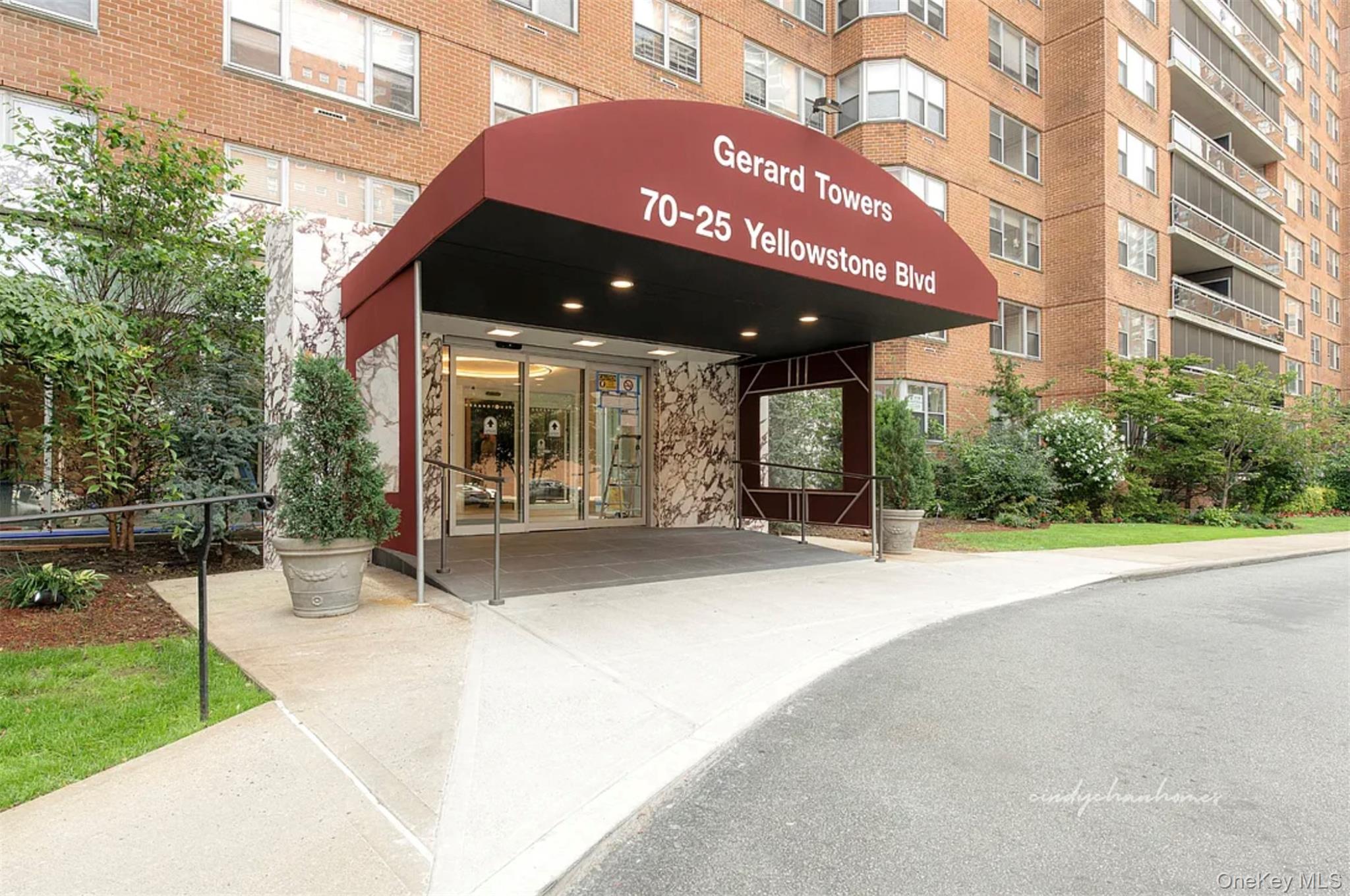 70-25 yellowstone Boulevard # 14m, Forest Hills, NY 11375