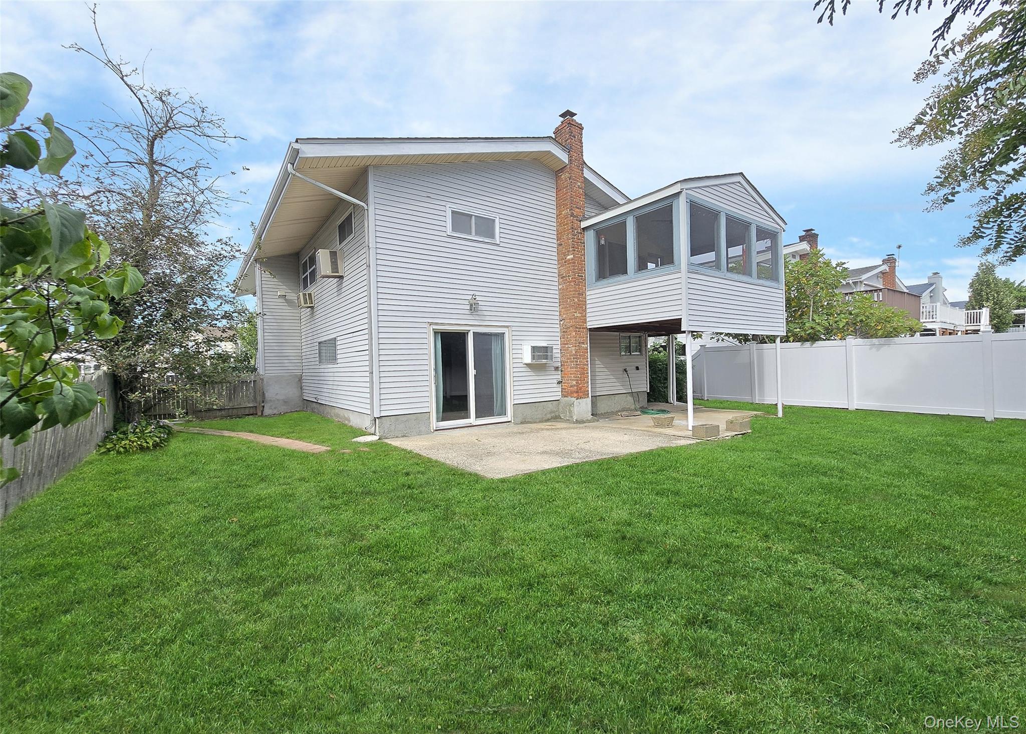 30 E Bedell Street, Freeport, NY 11520